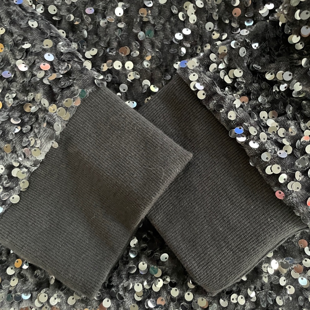 Shiraleah Gray Sequin‎ Sweater